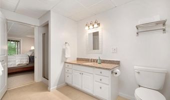 4 Morning Star Ct, Lincoln, RI 02865