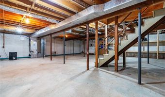 35 Sunset Ave, North Kingstown, RI 02874