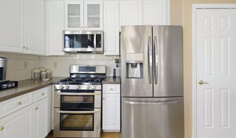 2 Woodlake Ct, Barnegat, NJ 08005