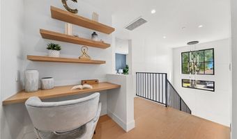 5945 Hesperia Ave, Encino, CA 91316