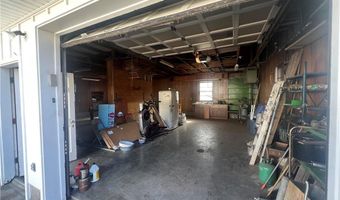 2943 NE Walnut Rd, Avondale, MO 64117