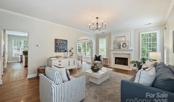 2100 Sablewood Dr, Charlotte, NC 28205