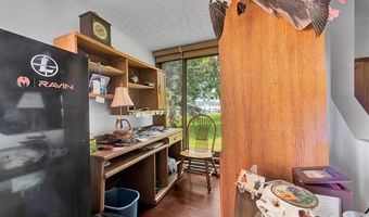 429 Edgewater Dr, Algonac, MI 48001