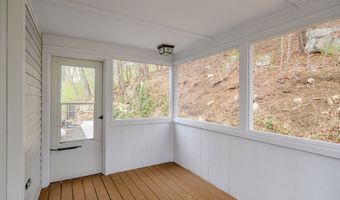 23 Oak Grove Rd, Brookfield, CT 06804