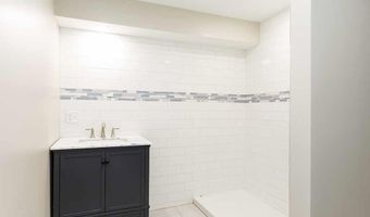 2 Holmes Rd, Coventry, RI 02816