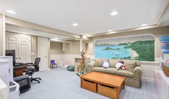 11 Harbour Rd, Barrington, RI 02806