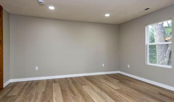 519 State Highway Jj, Aurora, MO 65605