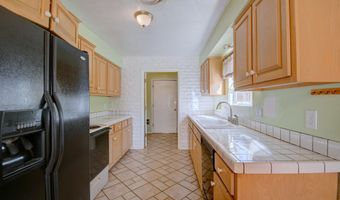 6348 Avenida La Costa NE, Albuquerque, NM 87109