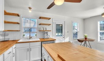 303 SE Henry St, Bentonville, AR 72712