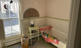 41 Grove St, Belfast, ME 04915