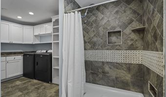 6 Bona Vista Dr, Bow, NH 03304
