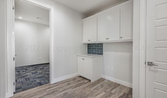 7426 Pennsylvania Dr 300, Amarillo, TX 79119