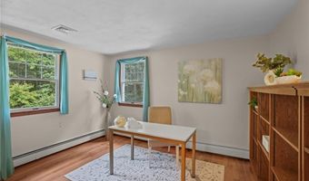 105 LYNN Cir, East Greenwich, RI 02818