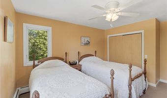 38 Gondola Ave, Jamestown, RI 02835