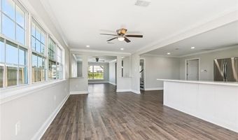 300 CHINCHILLA Dr, Arabi, LA 70032