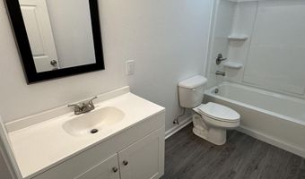 8 B Hiland Pl, Benton, AR 72015
