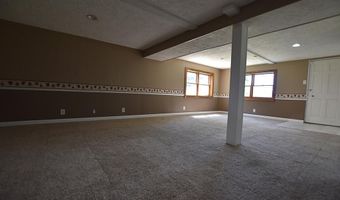 5800 Crossmont Dr, Affton, MO 63123