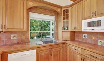 307 Hillcrest St, Ashland, OR 97520