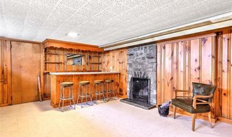 6 Woodbine St, East Providence, RI 02915
