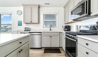 400 Ocean Ridge Dr, Atlantic Beach, NC 28512