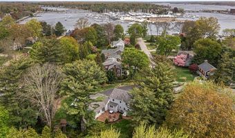 11 Harbour Rd, Barrington, RI 02806