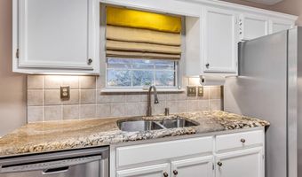 932 Bluff Rdg, Biloxi, MS 39532