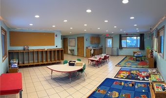 2328 N Hillcrest Pkwy, Altoona, WI 54720