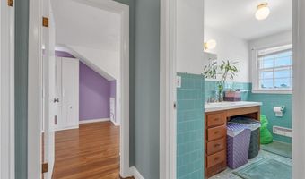 35 Pleasant View Dr, North Providence, RI 02904