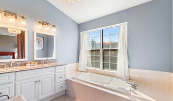 737 W Happfield Dr, Arlington Heights, IL 60004