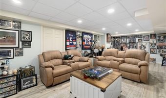 110 Osprey Dr, East Greenwich, RI 02818