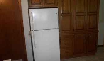303 S 2nd Ln, Abbotsford, WI 54405