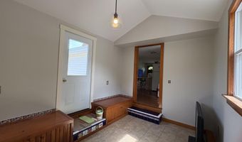 2 Sunrise Cir, Augusta, ME 04330