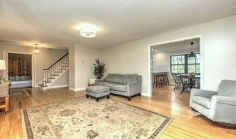 79 Meadow Wood Rd, Branford, CT 06405