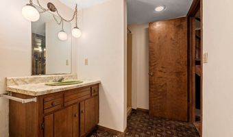 1517 NAVARINO St, Algoma, WI 54201