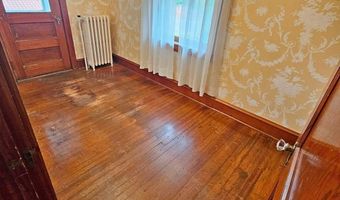 320 S 9TH St, Akron, PA 17501