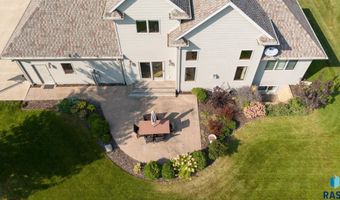 907 St Andrews Dr, Beresford, SD 57004