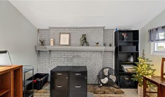 608 Black Plain Rd, North Smithfield, RI 02896