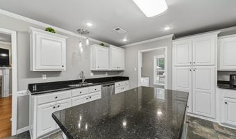 169 Creekside Dr, Austin, AR 72007