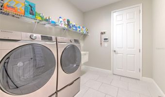 7401 PARADISO Dr, Apollo Beach, FL 33572