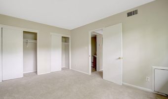 7717 DONNYBROOK Ct 103, Annandale, VA 22003