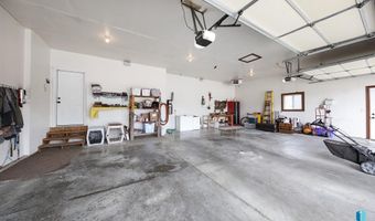 1809 W Ashton Trl, Brandon, SD 57005