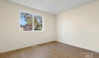 8450 W Canterbury Dr, Boise, ID 83704