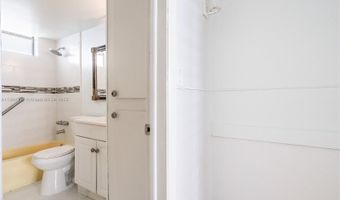 3030 Marcos Dr T-412, Aventura, FL 33160