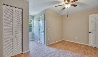 24 Chesterfield Lake Dr, Beaufort, SC 29906