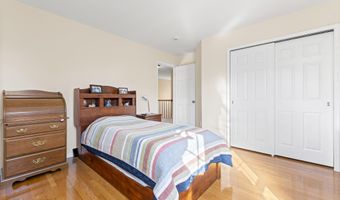 5 Overlook Ct, Bayville, NJ 08721