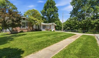 893 Oklahoma Ave, Ballwin, MO 63021