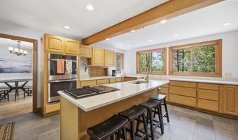 5 Pinecrest Cir, Bedford, NH 03110