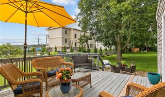 129 Bliss Mine Rd, Newport, RI 02840