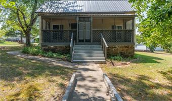 1421 Hendrix St, Altus, AR 72821
