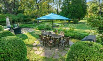 561 Middlesex Rd, Darien, CT 06820